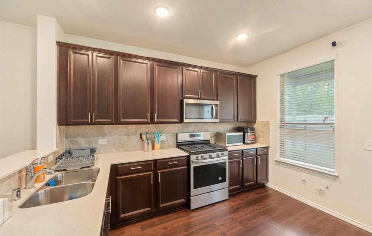 Villa N-E-G House - Near David Wayne Hooks Airport Houston Esterno foto