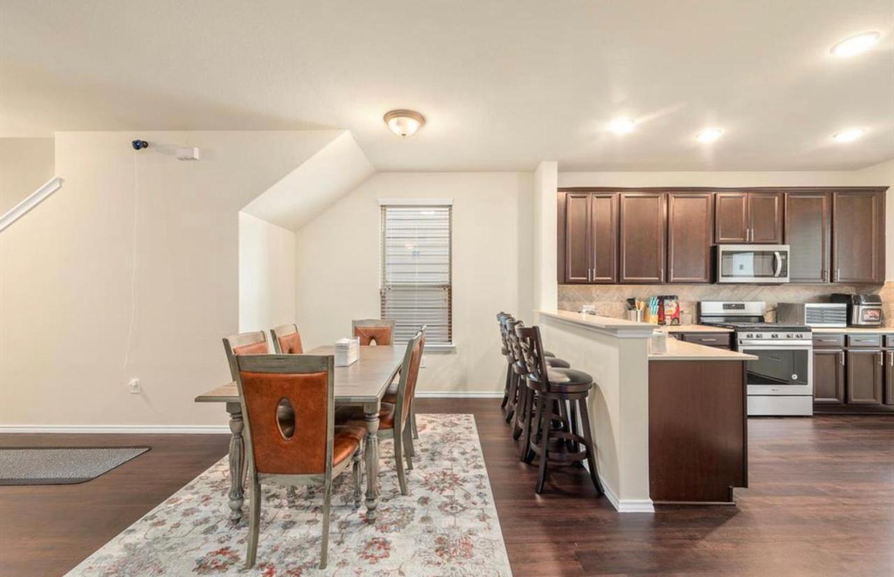 Villa N-E-G House - Near David Wayne Hooks Airport Houston Esterno foto