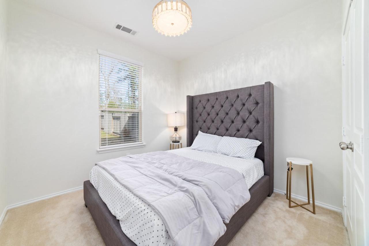 Villa N-E-G House - Near David Wayne Hooks Airport Houston Esterno foto
